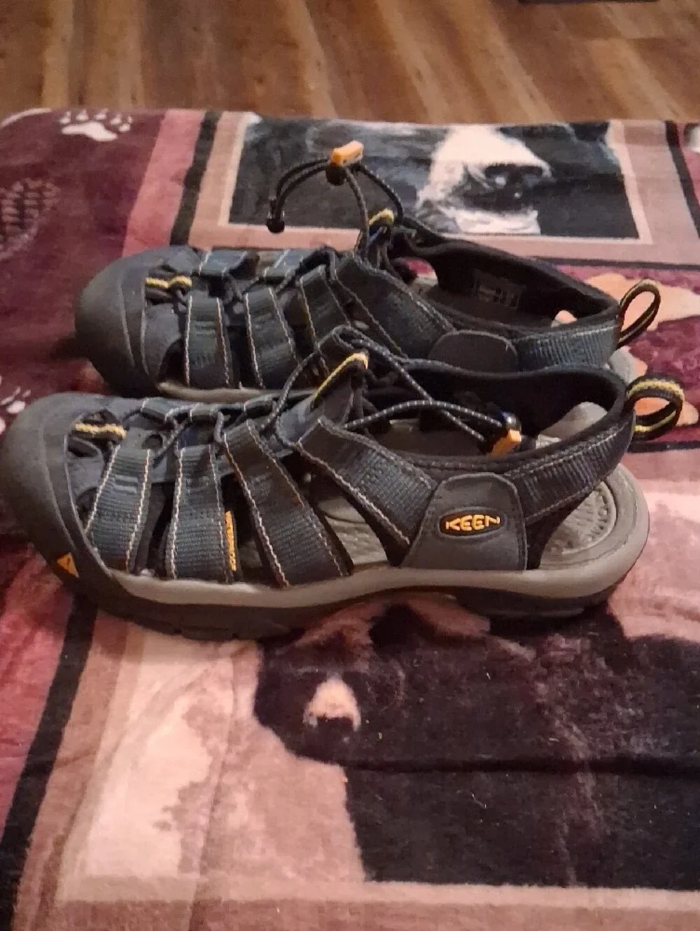 Keen Kids Navy Blue and Yellow Closed-Toe Sandals